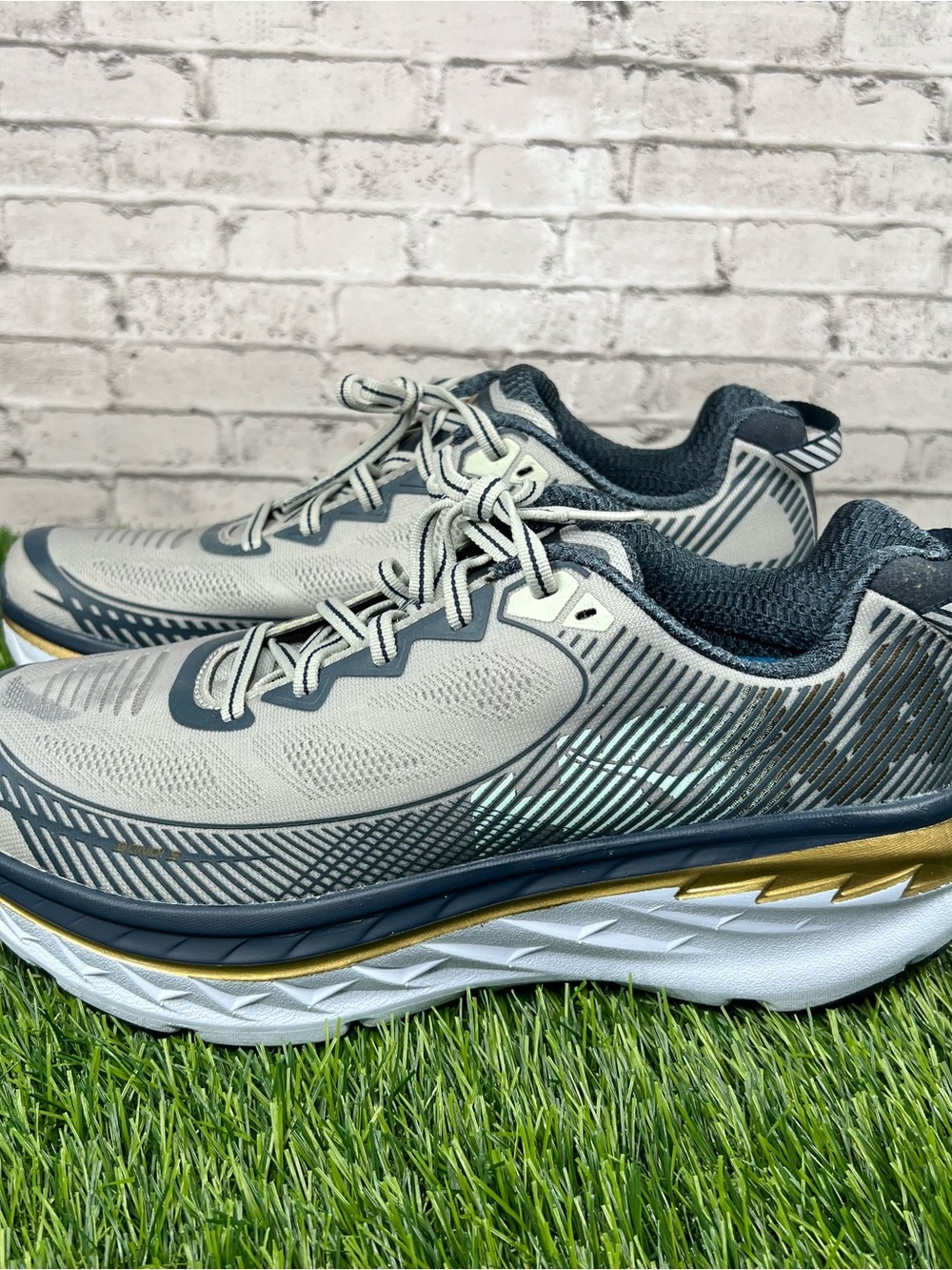 HOKA ONE ONE M Bondi 5 Gray Blue Gold Running Shoes Size 8.5 1014757 CGMN